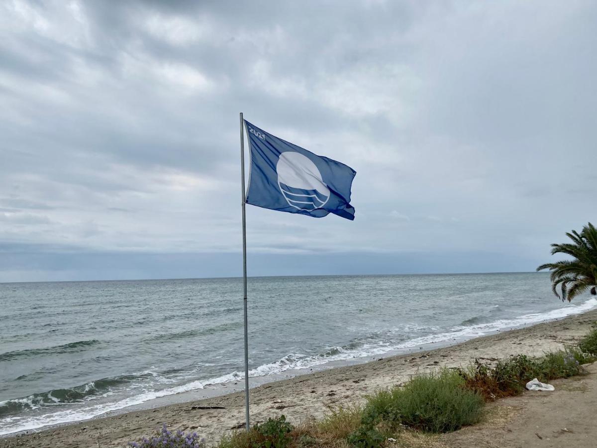 Beachfront Cottage Nea Triglia Eksteriør bilde